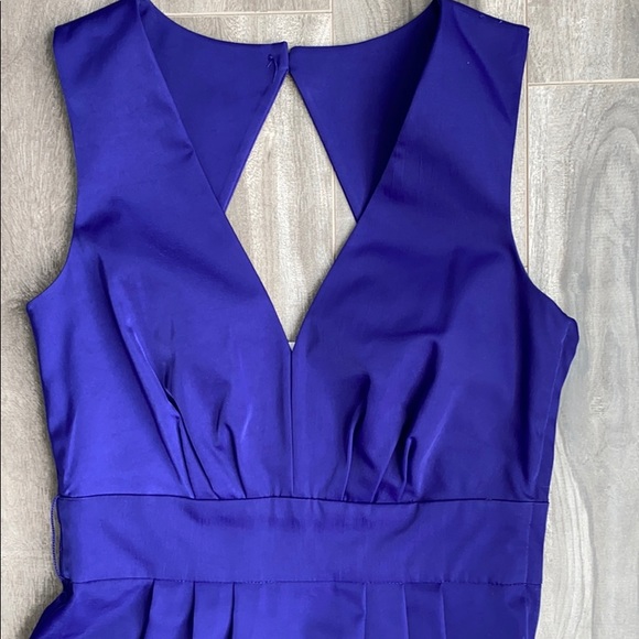 Women’s H&M v-neck open back formal dress - Picture 4 of 6